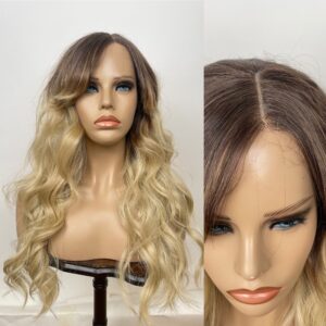 Perukdetalj eller färgexempel från Indigos Hairs perukguide