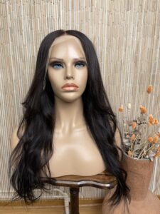 Perukdetalj eller färgexempel från Indigos Hairs perukguide